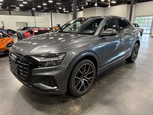 Used 2020 Audi Q8 Prestige w/ Prestige Package AWD/4WD image 3