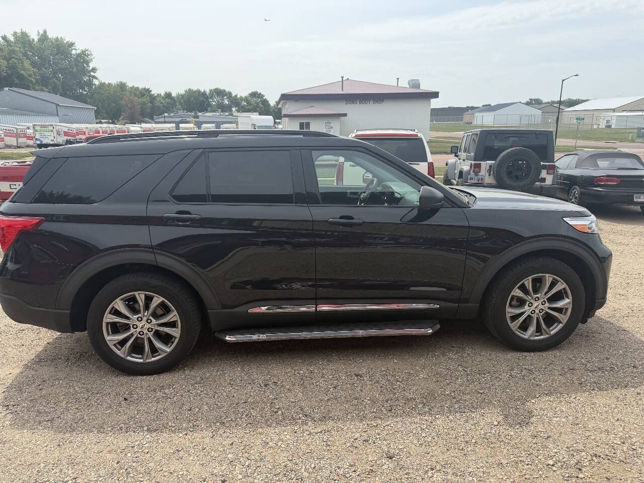 Used 2021 Ford Explorer XLT w/ Equipment Group 202A AWD/4WD image 1
