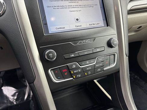 Used 2019 Ford Fusion SEL image 23