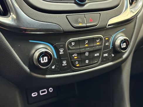 Certified 2023 Chevrolet Equinox LT FWD image 19