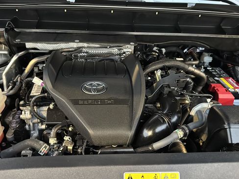 Certified 2024 Toyota Highlander XSE image 31