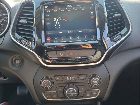 Used 2019 Jeep Cherokee Limited w/ Luxury Group image 19