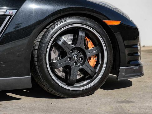 Used 2014 Nissan GT-R Black Edition image 68