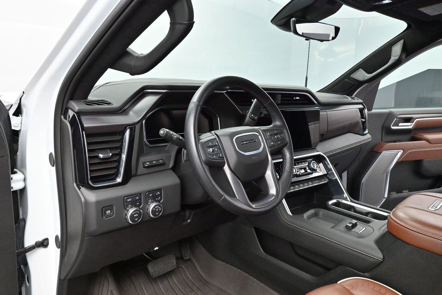 Used 2025 GMC Sierra 2500 Denali Ultimate AWD/4WD image 12