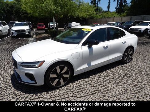 Certified 2025 Volvo S60 T8 Plus AWD/4WD image 4