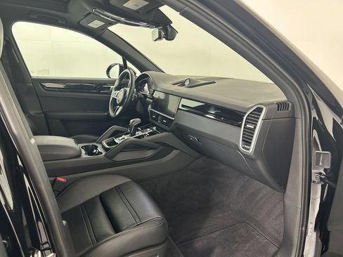Certified 2021 Porsche Cayenne AWD/4WD image 22