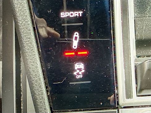 Used 2019 Porsche Cayenne S w/ Premium Plus Package image 11