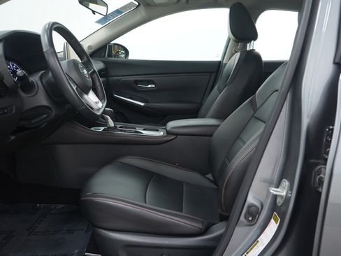 Used 2022 Nissan Sentra SR w/ SR Premium Package image 20