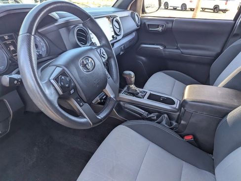 Used 2021 Toyota Tacoma TRD Sport w/ Technology Package image 17