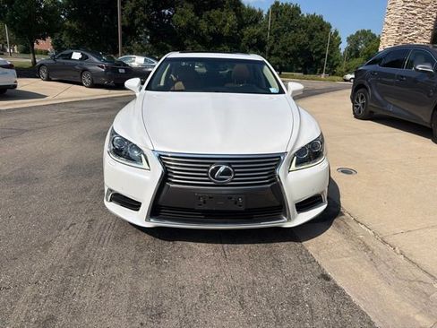 Used 2014 Lexus LS 460 AWD w/ Comfort Package image 2