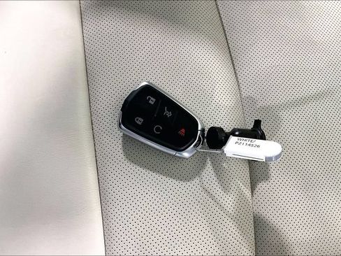 Used 2023 Cadillac XT6 Sport AWD/4WD image 32