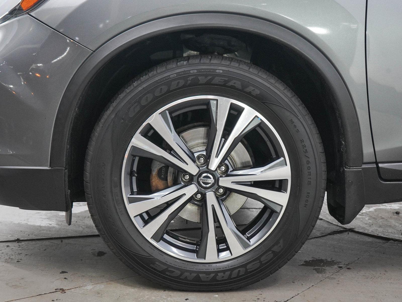 Used 2017 Nissan Rogue SL AWD/4WD image 54