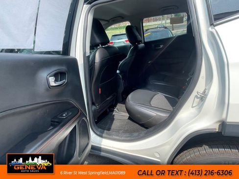 Used 2020 Jeep Compass Trailhawk image 10