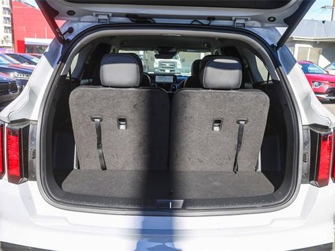 Certified 2022 Kia Sorento EX image 28