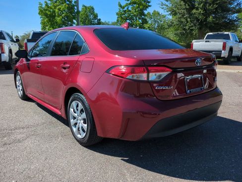 Certified 2025 Toyota Corolla LE FWD image 4