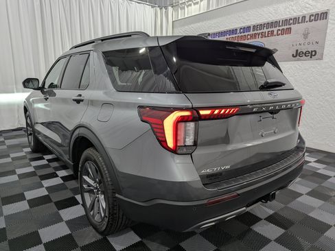 Used 2026 Ford Explorer Active w/ Active Comfort Package AWD/4WD image 11