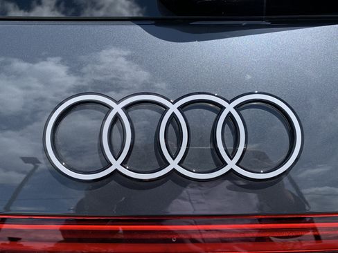 Used 2025 Audi Q5 Premium w/ Convenience Package AWD/4WD image 20