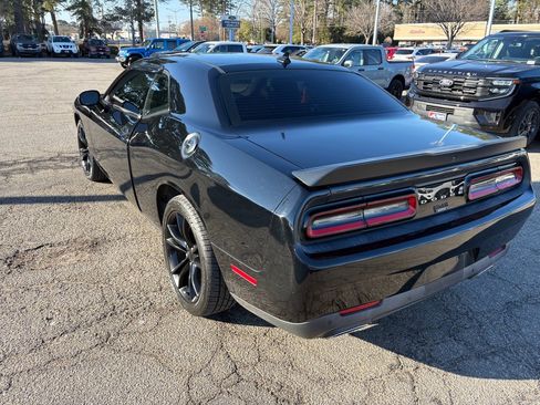 Used 2016 Dodge Challenger SXT Plus image 7