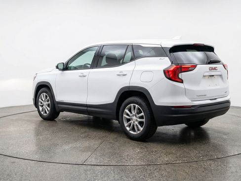 Used 2024 GMC Terrain SLT image 6