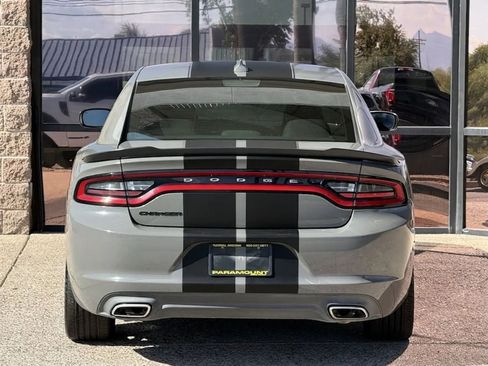 Used 2017 Dodge Charger SXT w/ Blacktop Package RWD image 10