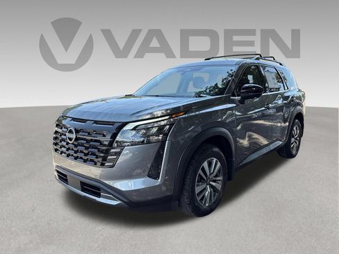 New 2026 Nissan Pathfinder SL FWD image 1