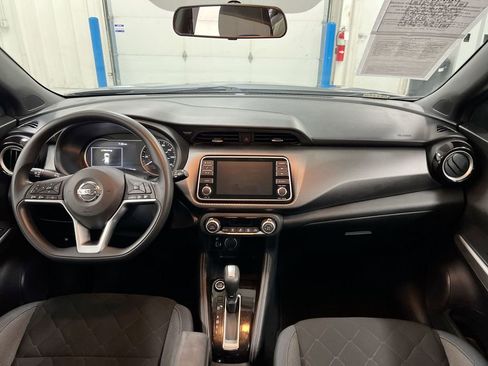 Used 2019 Nissan Kicks SV FWD image 10