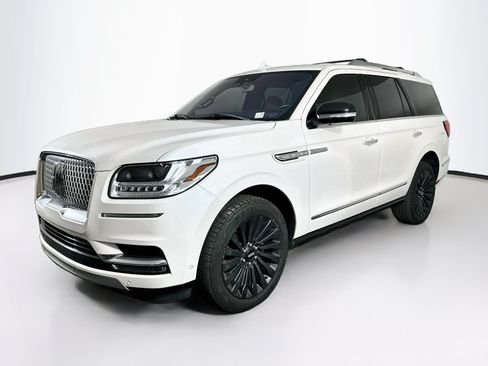 Used 2019 Lincoln Navigator Reserve w/ Cargo Package AWD/4WD image 3