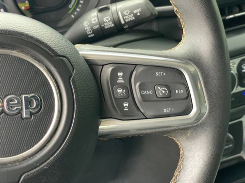 Used 2024 Jeep Wrangler Unlimited Sahara AWD/4WD image 21