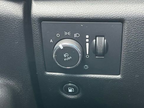 Used 2021 Jeep Grand Cherokee Limited AWD/4WD image 19