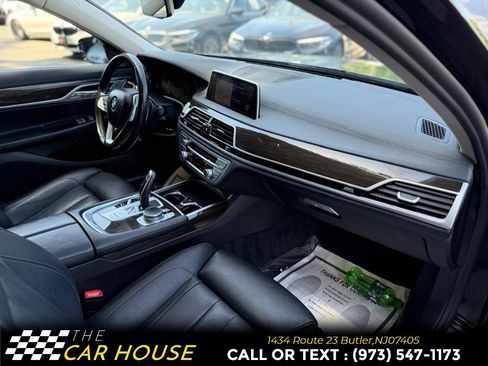 Used 2021 BMW 740i RWD image 22