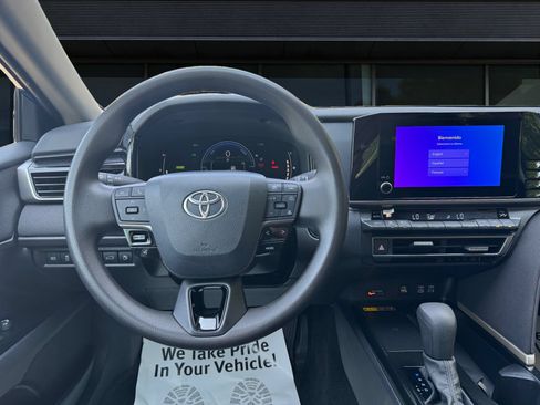 Used 2025 Toyota Camry LE FWD image 3