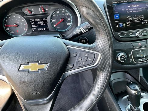 Used 2019 Chevrolet Malibu LS FWD image 24