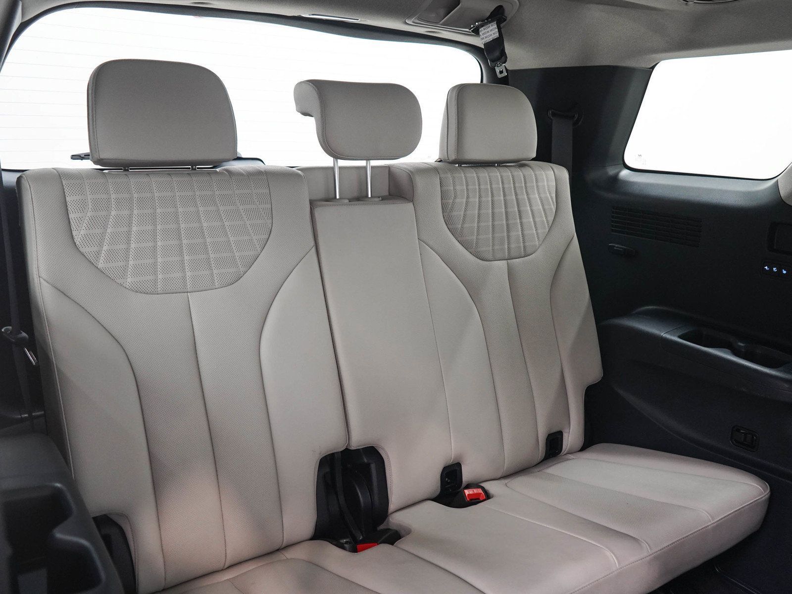 Used 2024 Hyundai Palisade Limited AWD/4WD image 13