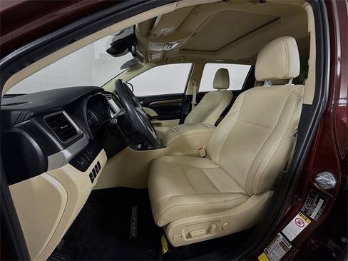 Used 2019 Toyota Highlander Limited image 5