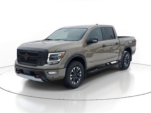 Used 2024 Nissan Titan PRO-4X w/ Pro-4x Convenience Package image 2