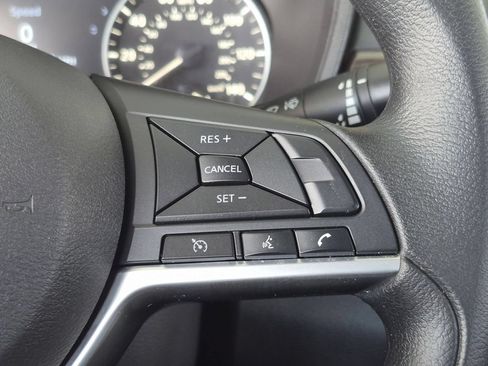 Used 2025 Nissan Altima 2.5 SV FWD image 15
