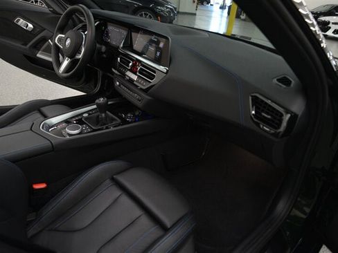 Used 2025 BMW Z4 M40i w/ Edition image 19
