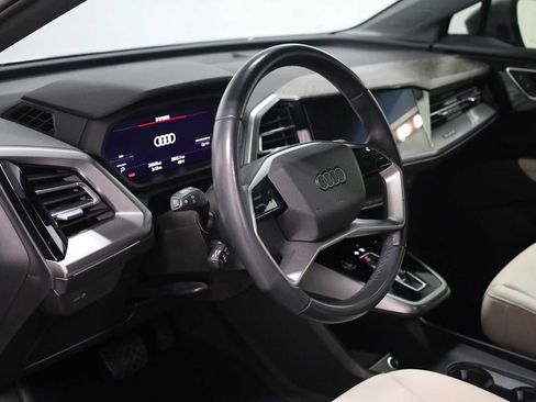 Used 2023 Audi Q4 e-tron Premium Plus image 4