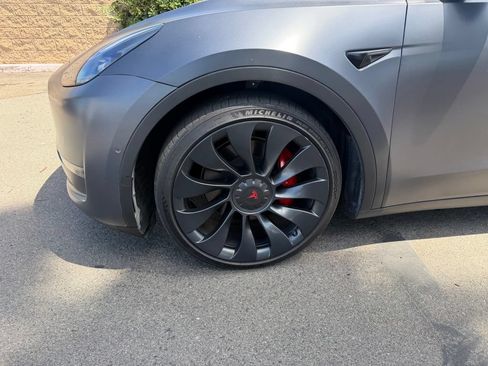Used 2022 Tesla Model Y Performance AWD/4WD image 6