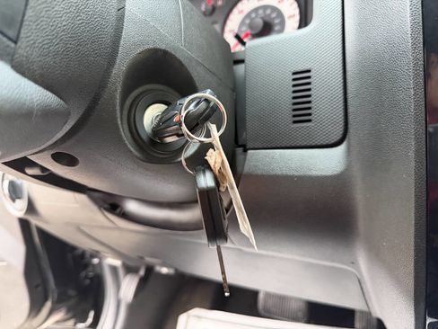 Used 2011 MAZDA Tribute i image 20