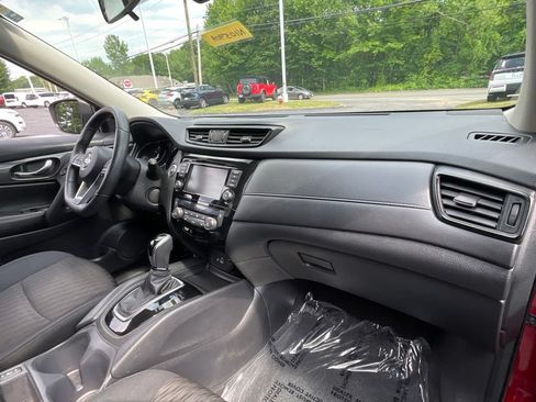 Used 2019 Nissan Rogue SV AWD/4WD image 13