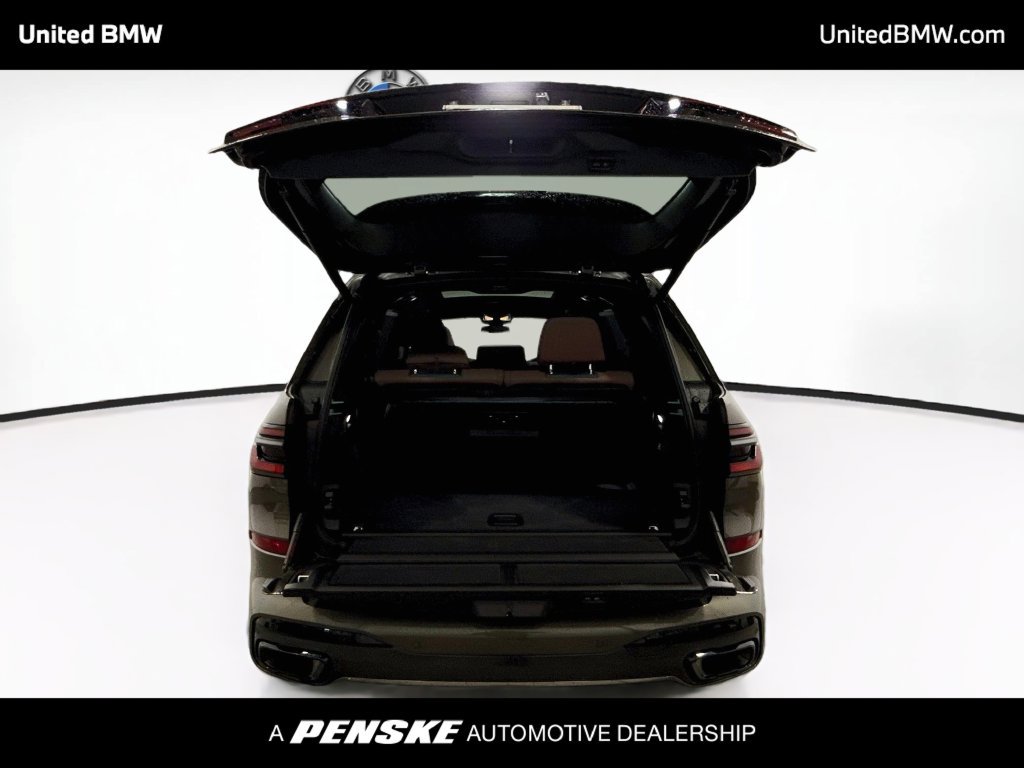 Used 2025 BMW X7 xDrive40i w/ M Sport Package AWD/4WD image 21