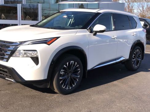 New 2026 Nissan Rogue Platinum w/ Platinum Premium Package image 4