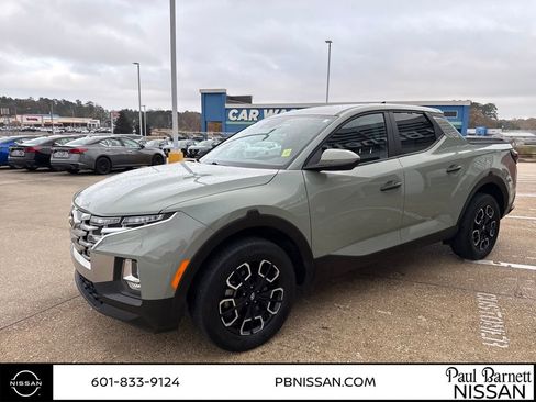 Used 2023 Hyundai Santa Cruz SEL image 2