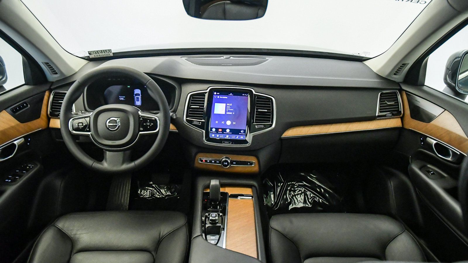 Certified 2023 Volvo XC90 B6 Plus w/ Protection Package Premier AWD/4WD image 15