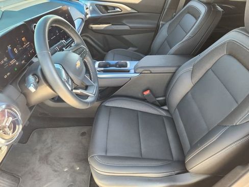 New 2025 Chevrolet Equinox EV LT image 11