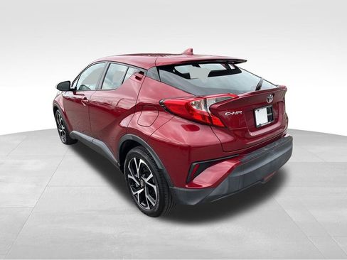 Used 2018 Toyota C-HR XLE image 5