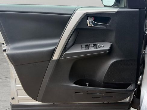 Used 2016 Toyota RAV4 XLE image 21