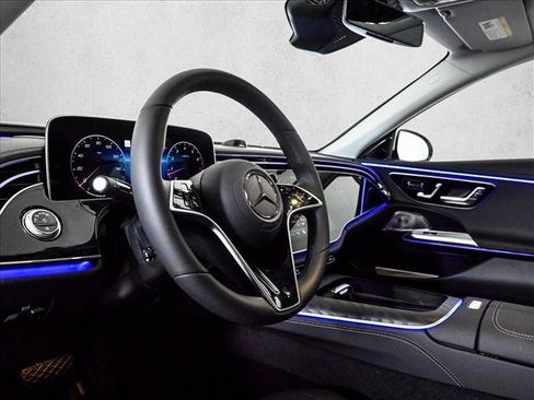 New 2026 Mercedes-Benz E 350 4MATIC Sedan image 10