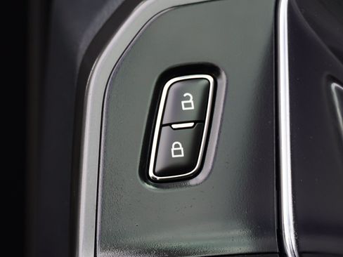 Used 2025 Ford F150 Lariat AWD/4WD image 28
